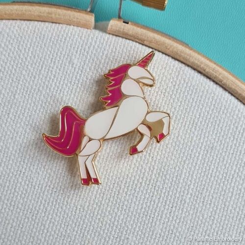 Paraffle Unicorn Magnetic Needle Minder