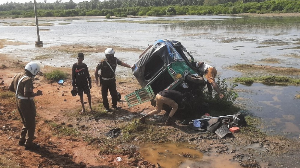 ஆட்டோ மீது ரிப்பர் வாகனம் மோதி சிறுவன் பலி மூவர் வைத்தியசாலையில்