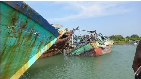 இந்திய 139 இழுவைப்படகுகள் விற்பனையில்