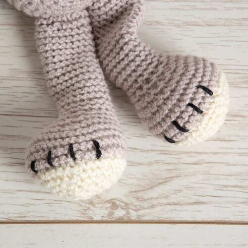 Chloe the Cat Knitting Kit - Mink