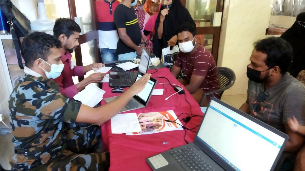 தடுப்பூசி பெறுவதில் திடீர் ஆர்வம்