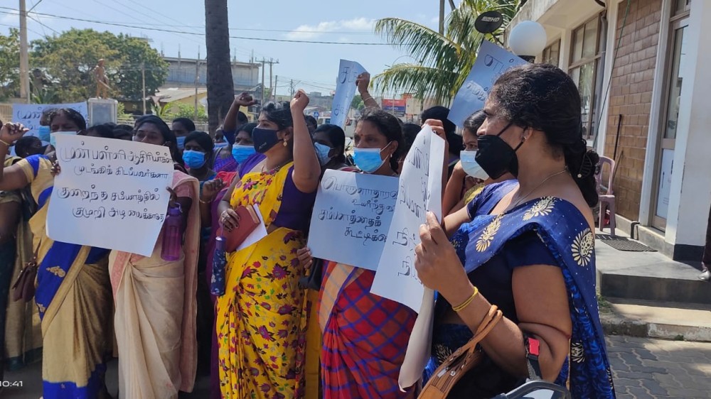 முல்லைத்தீவு மாவட்ட முன்பள்ளி ஆசிரியர்களின் கவனயீர்ப்புப் போராட்டம்