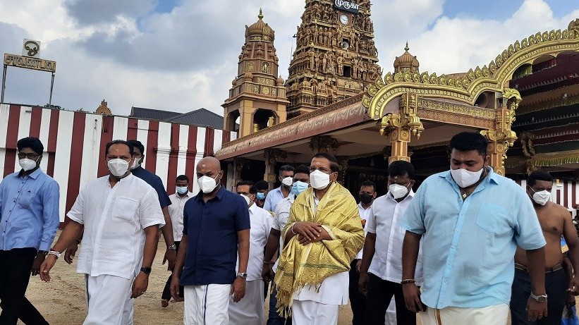 யாழ்ப்பாண மதஸ்தலங்களுக்கு விஜயம் செய்த மைத்திரிபால சிறிசேன