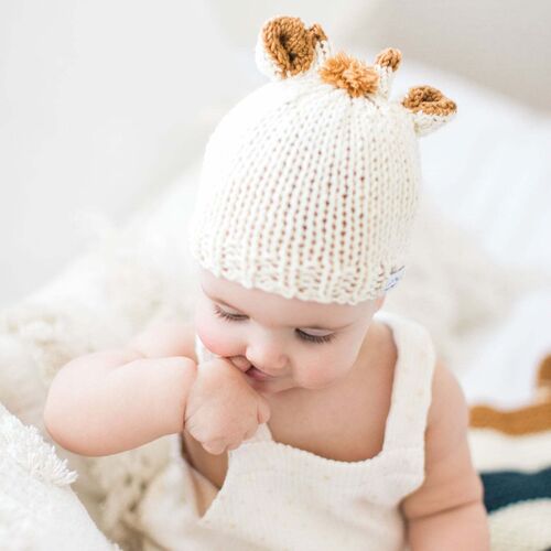 Sophie la girafe: Sophie's Hat Knitting Kit by Stitch & Story
