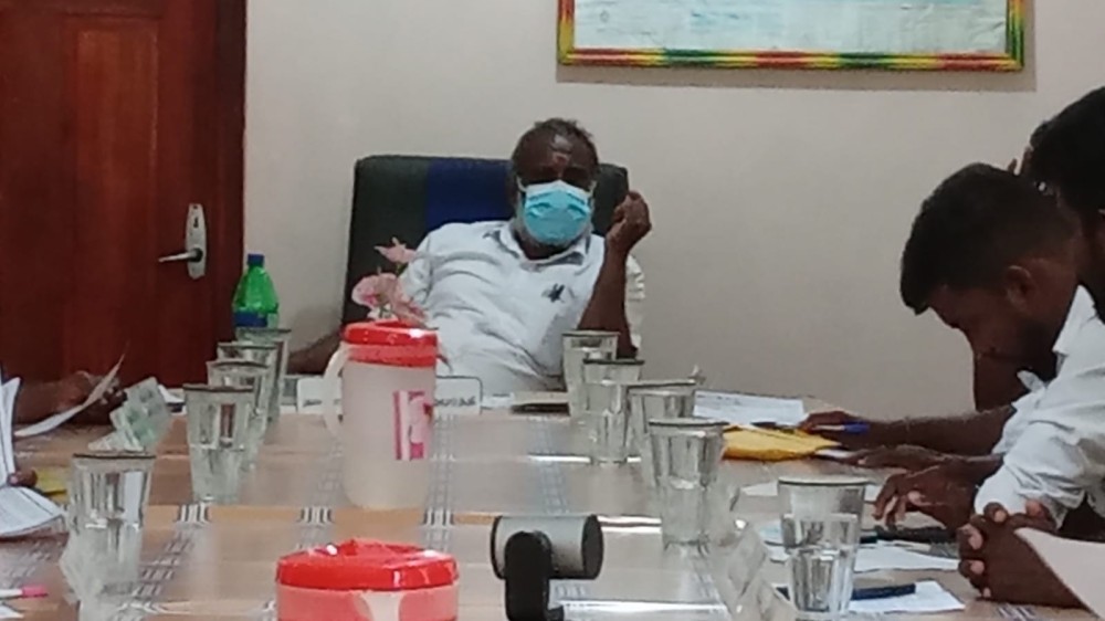 பொது இடங்கள் மற்றும் வீதிகளில் குப்பைகளை  கொட்டினால் சட்ட நடவடிக்கை - வேலணை தவிசாளர்