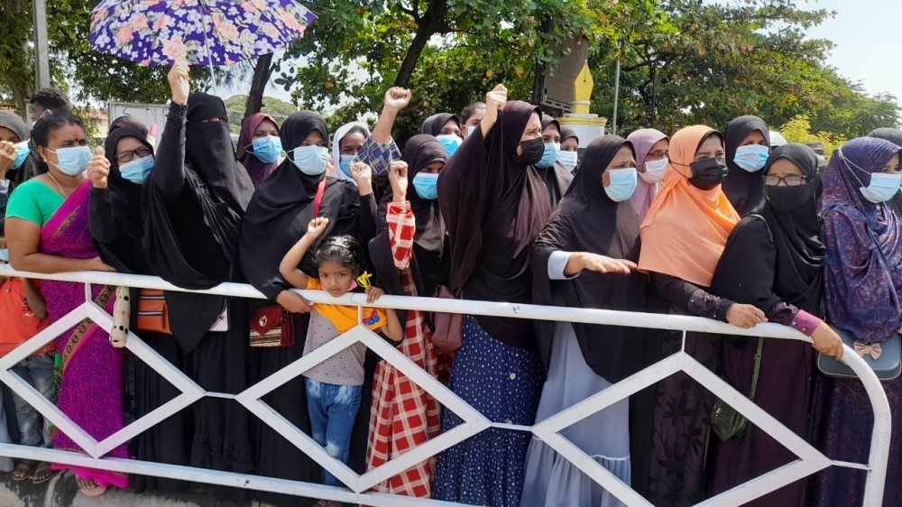 பயங்கரவாத தடைச்சட்டத்தை இரத்து செய் முஸ்லீம் பெண்கள் ஆவேசம்! முஸ்லீம் பெண்கள் ஆவேசம்!