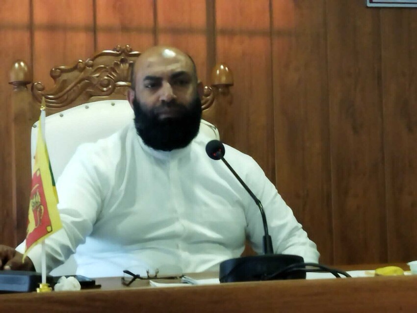 பயங்கரவாத தடைச்சட்டத்தை முற்றாக நீக்குமாறு கோரும் தீர்மானம்