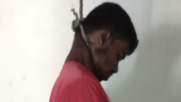 பளையில் இளைஞன் ஒருவர் தூக்கிட்டு தற்கொலை!