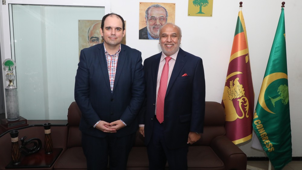 உயர்ஸ்தானிகர் முஸ்லிம் காங்கிரஸ் தலைவர் சந்திப்பு