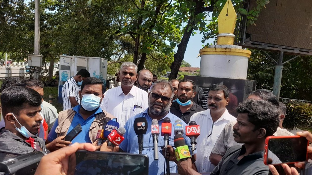 தொடர்ந்து தாக்கப்படும் ஊடகவியலாளர்கள் - நிறுத்தக் கோரி - கவனயீர்ப்புப் போராட்டம்!