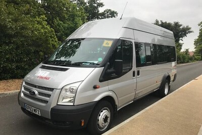 How to hire Minibus from Gatwick