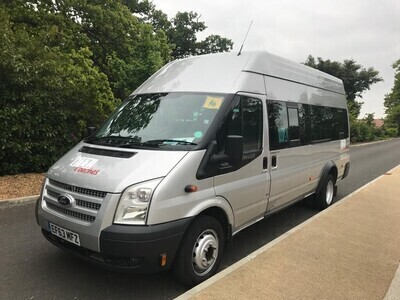 How to hire Minibus from Gatwick