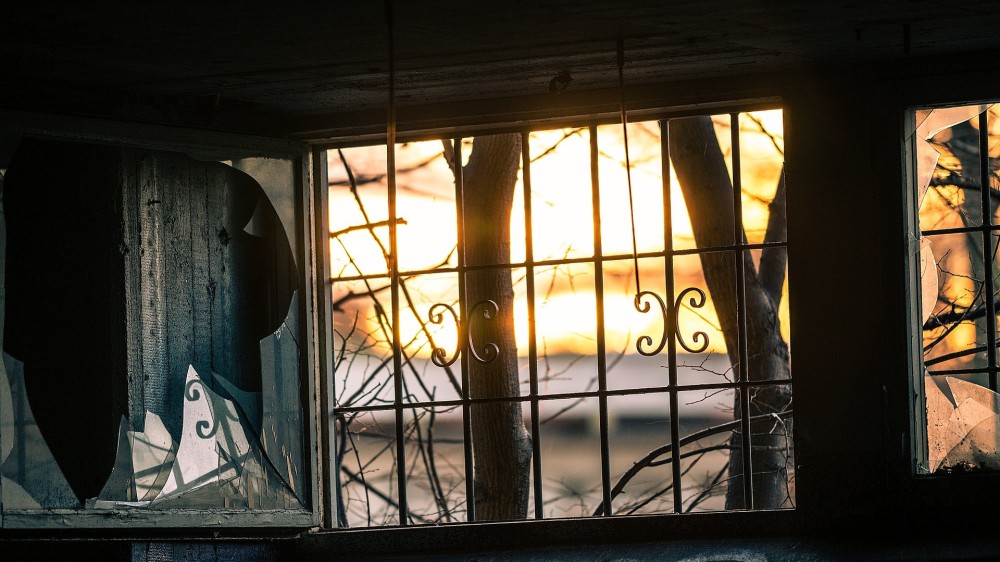 வயோதிபத் தம்பதியினரிடம் கைவரிசையைக் காட்டிய கள்ளர்கள்