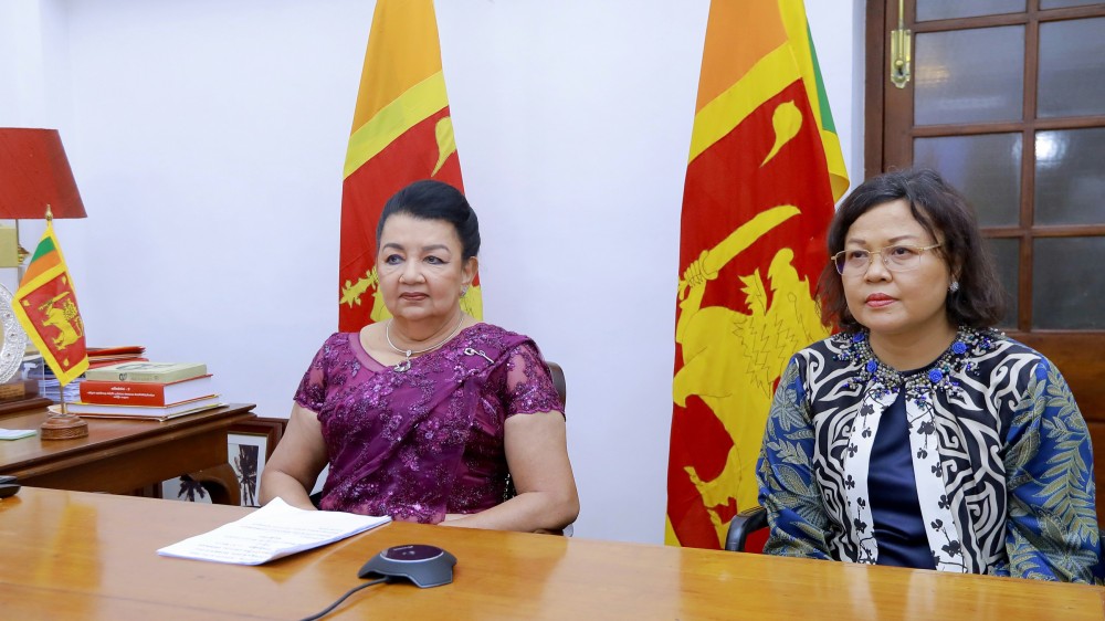 இலங்கை பெண்கள் சமூக, பொருளாதார மற்றும் அரசியல் ரீதியில் வரலாற்று பங்கு வகித்துள்ளனர்