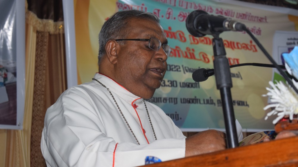 சமூதாயத்துக்கு நற்செயல் புரிவோரை வளரும் சந்தததினர் தெரிந்துகொள்ள ஆவணப்படுத்தப்பட வேண்டும் - ஆயர் இம்மனுவேல்