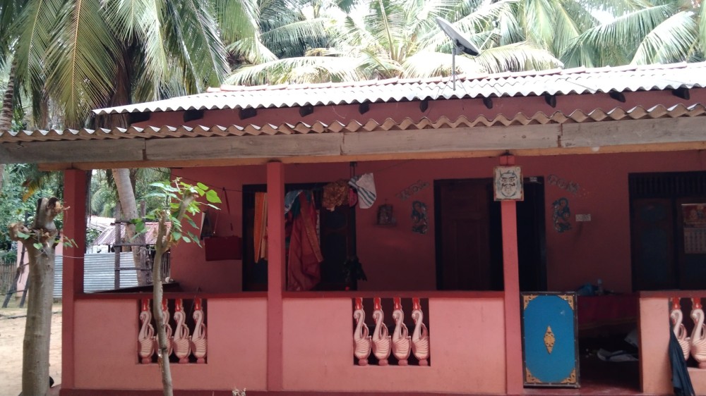 மின்னலின் தாக்கத்தை வீட்டுப் பொருட்கள் தாங்கின