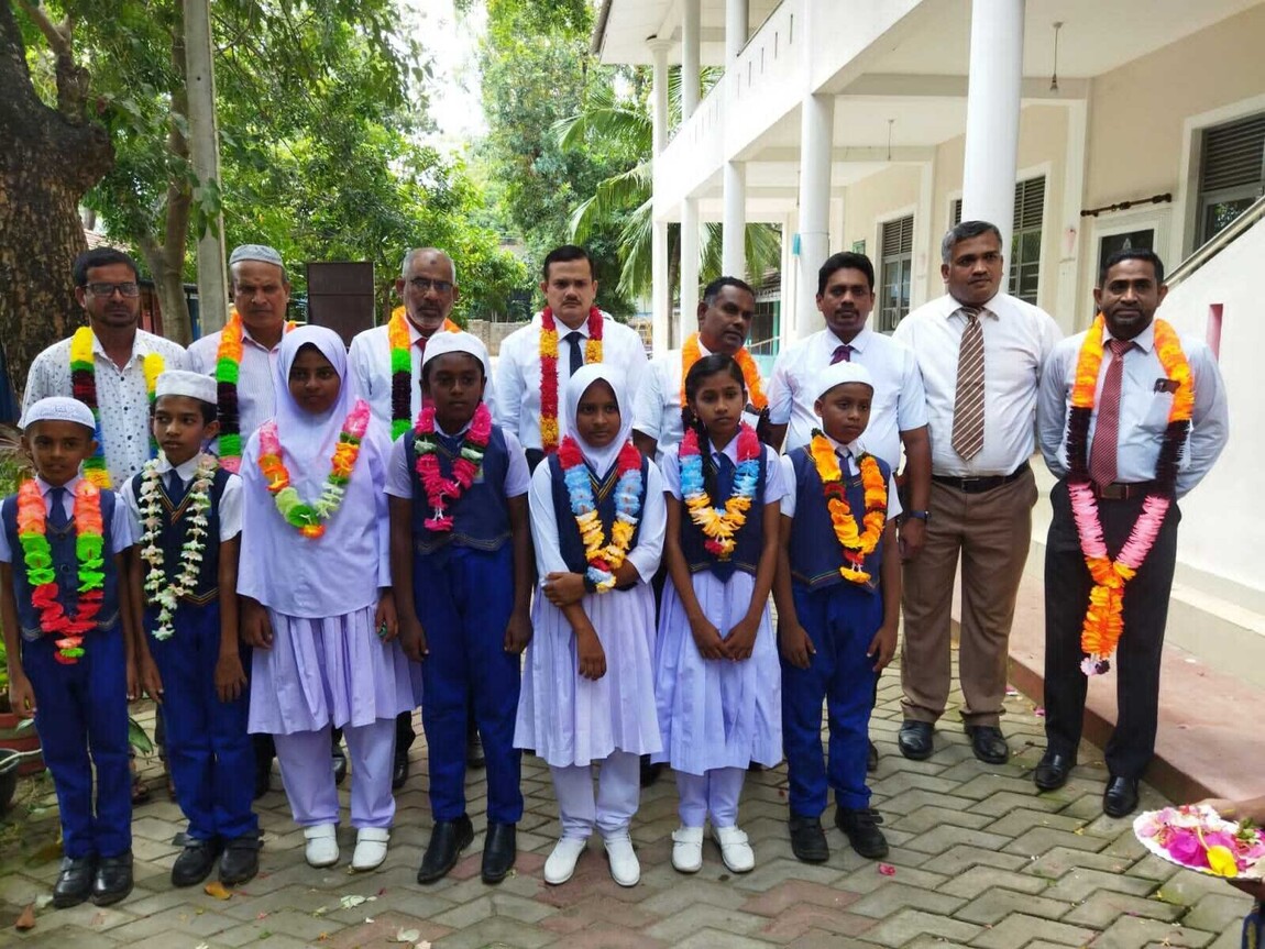 பழைய மாணவருக்கு கௌரவம்