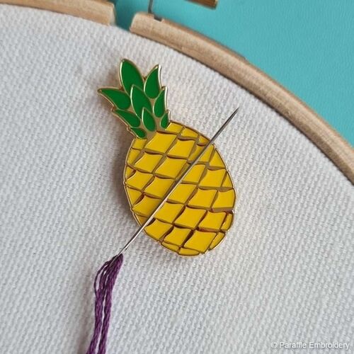 Paraffle Pineapple Magnetic Needle Minder