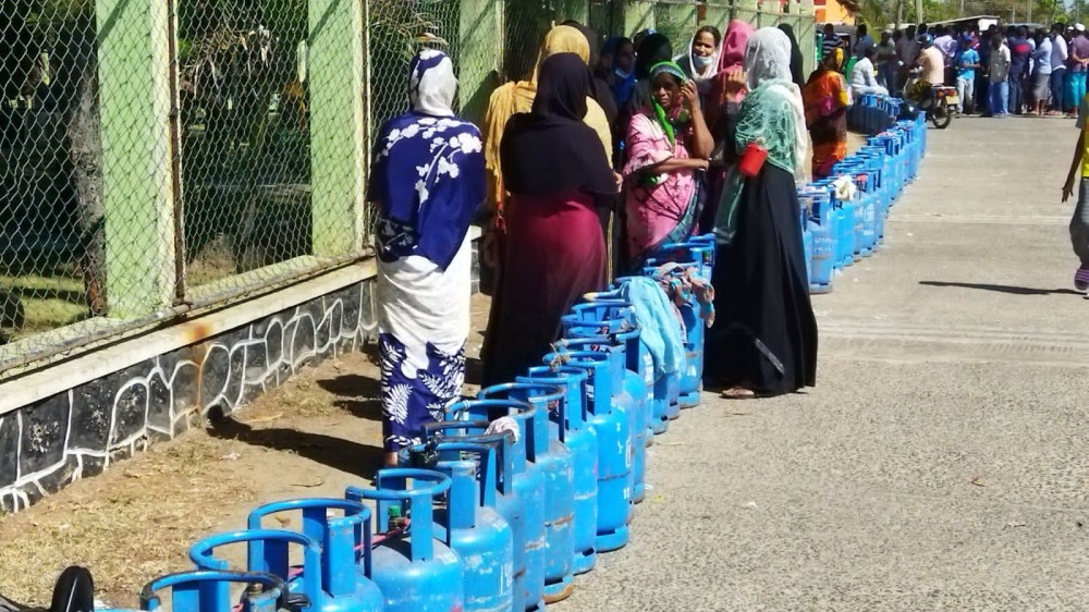 என்று நீங்கும் கியூ வரிசையுகம்?