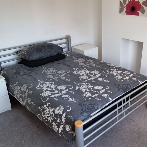 Newton Road 6 bedroom 4 bathroom contractors accommodation