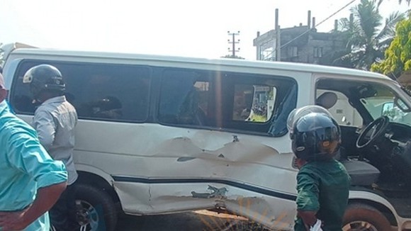 விபத்திற்குள்ளாகிய வாகனங்கள்