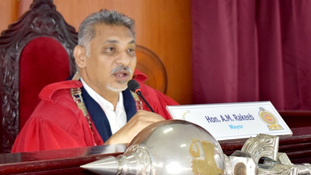 உண்மைக்குப் புறம்பான குற்றச்சாட்டு