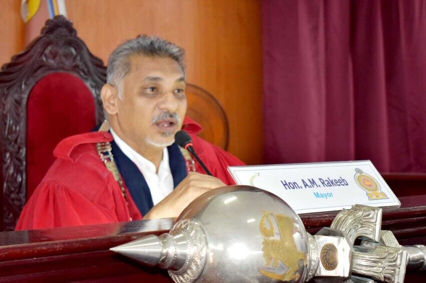 உண்மைக்குப் புறம்பான குற்றச்சாட்டு