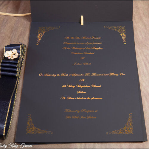 All Gold Corner Scroll