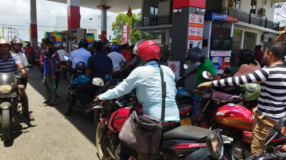 எரிபொருள் விநியோகம் அம்பாறை மாவட்டத்தில்