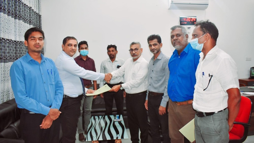 கல்முனை பஸ் நிலையம் மக்கள் பாவனைக்கு கையளிப்பு