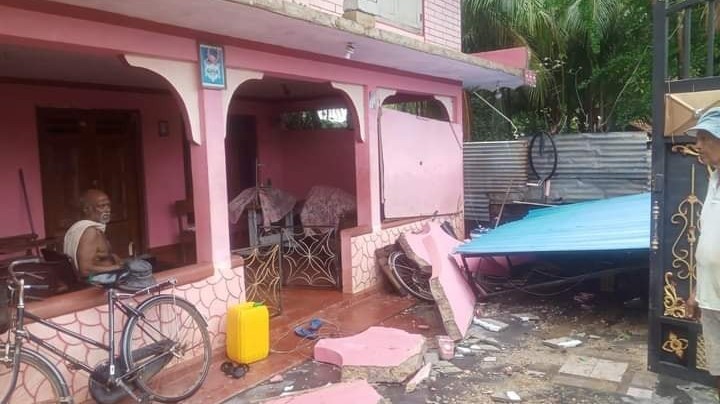 யாழில் இடியுடன் கூடிய மழையினால் ஏற்பட்ட அனரத்தங்கள்