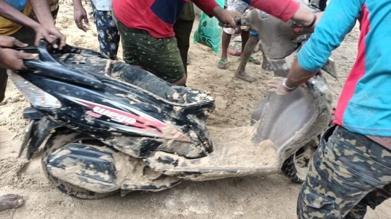 கொன்று புதைக்கப்பட்ட பெண்ணின் சடலம் இன்று (08)  தோண்டி எடுக்கப்பட்டது