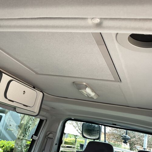 (03)reg Mazda Bongo 2.5TD Camper Van 4 Berth Silver Grey Electric Roof