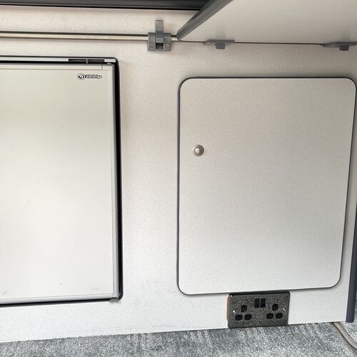 (03)reg Mazda Bongo 2.5TD Camper Van 4 Berth Silver Grey Electric Roof