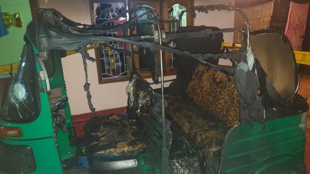 நவாலியில் நடந்த வன்முறைக் கும்பலின் அட்டகாசம்