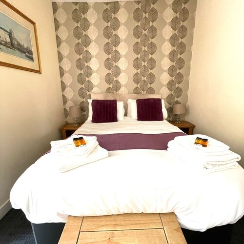 Double-Ensuite - Room 01