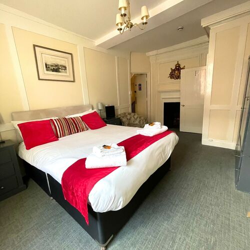 King-Ensuite - Room 02