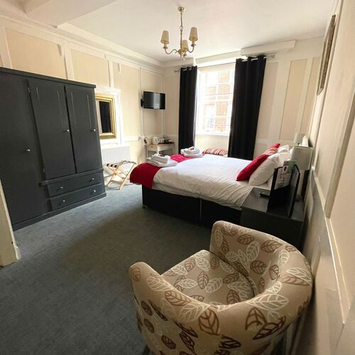 King-Ensuite - Room 02