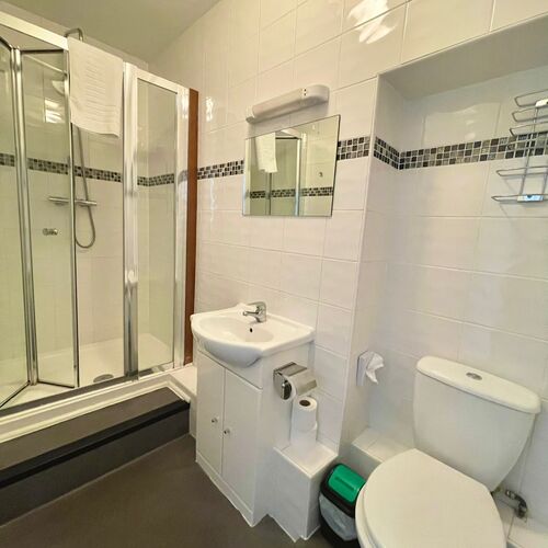 King-Ensuite - Room 02