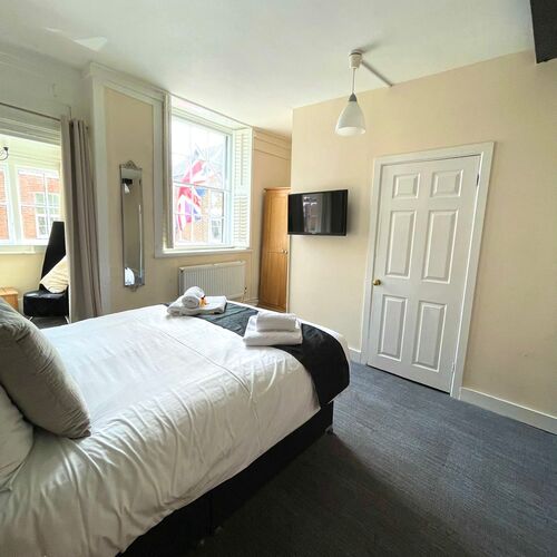 King-Ensuite - Room 03