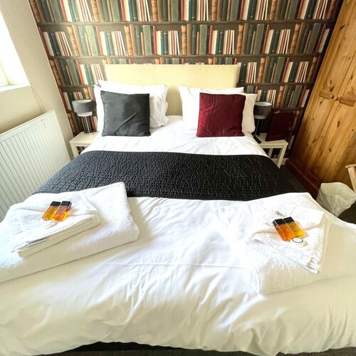 Double-Ensuite - Room 04