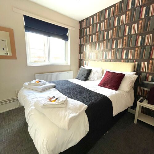 Double-Ensuite - Room 04