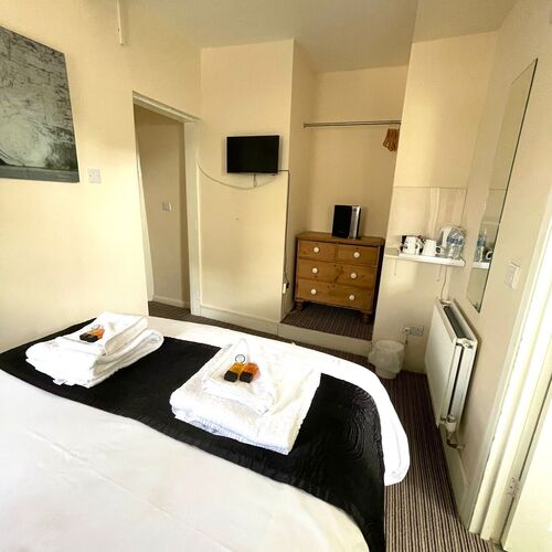 Double-Ensuite - Room 05