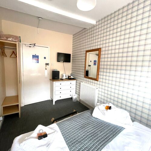 Double-Ensuite - Room 06