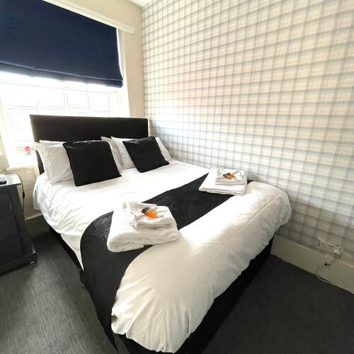 Double-Ensuite-Compact - Room 07