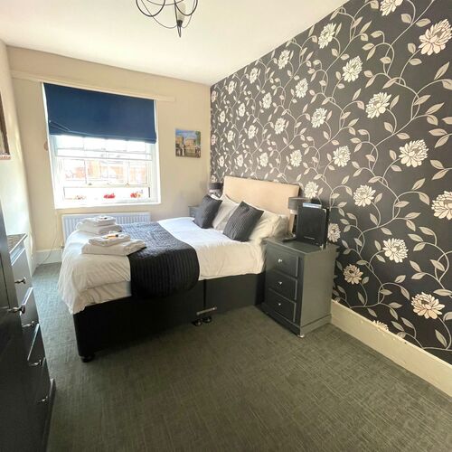 Double-Ensuite - Room 08