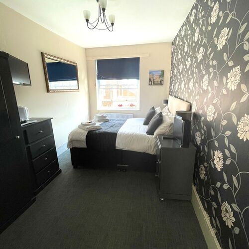 Double-Ensuite - Room 08