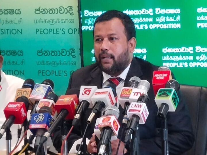 செவி சாய்த்து ஜனாதிபதி பதவி விலக வேண்டும்