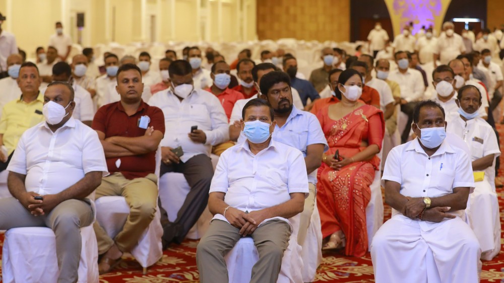 சுயாதீனமாக செயற்படுவதற்கு தயாராகவிருக்கும் அரசாங்க பாராளுமன்ற உறுப்பினர்களுக்கு பதிலடி கொடுக்கப்படும்.