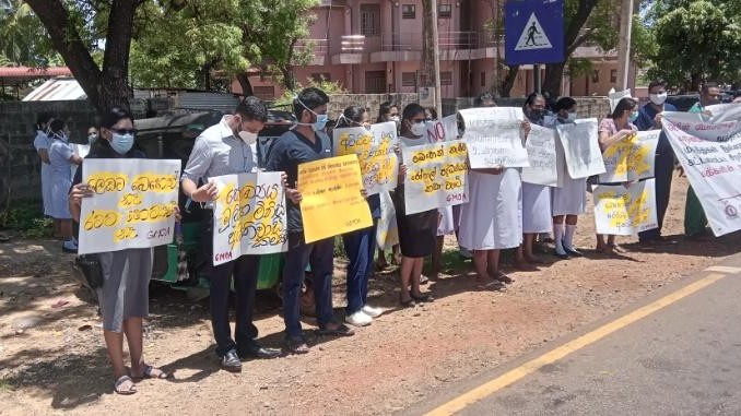 அரசாங்கத்துக்கு எதிரான போராட்டங்களில் மன்னார் மாவட்டத்திலும் இயல்பு நிலை பாதிப்பு